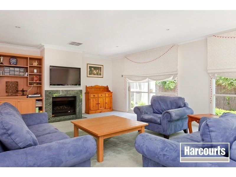 9 Tuileries Rise, Narre Warren South VIC 3805