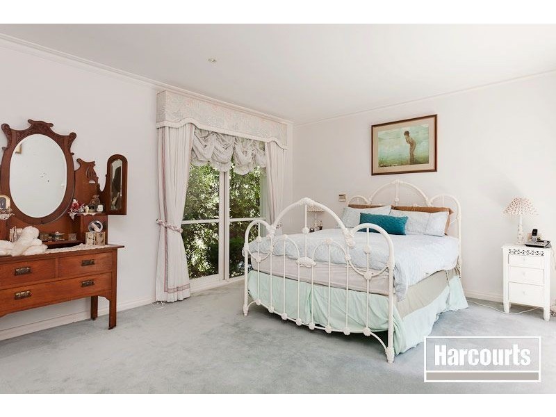 9 Tuileries Rise, Narre Warren South VIC 3805