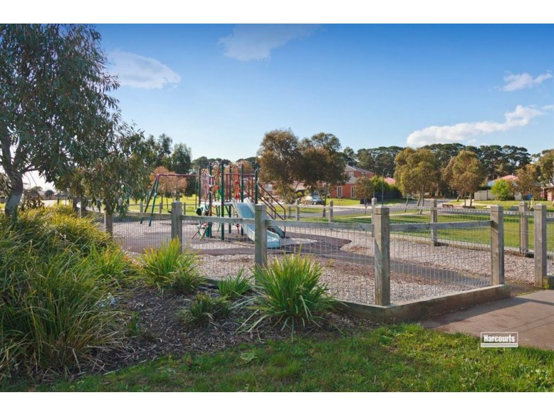 14 Gracehill Mews, Cranbourne VIC 3977