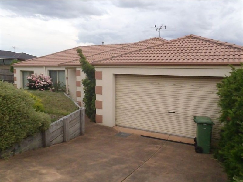 22 Jacqueline Place, Pakenham VIC 3810