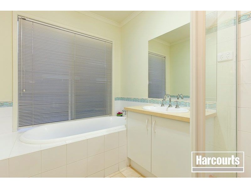 51 Robinswood Parade, Narre Warren South VIC 3805