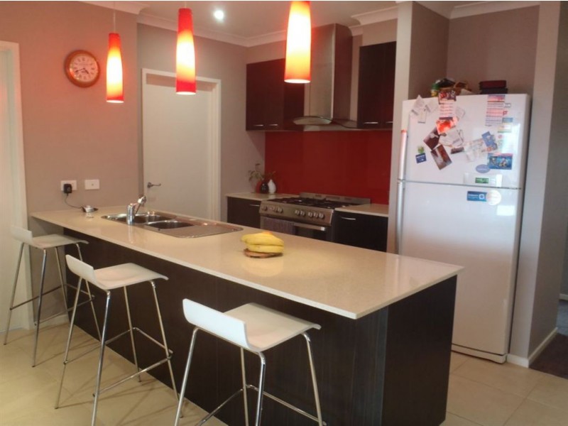 17 Beechwood Drive, Lyndhurst VIC 3975