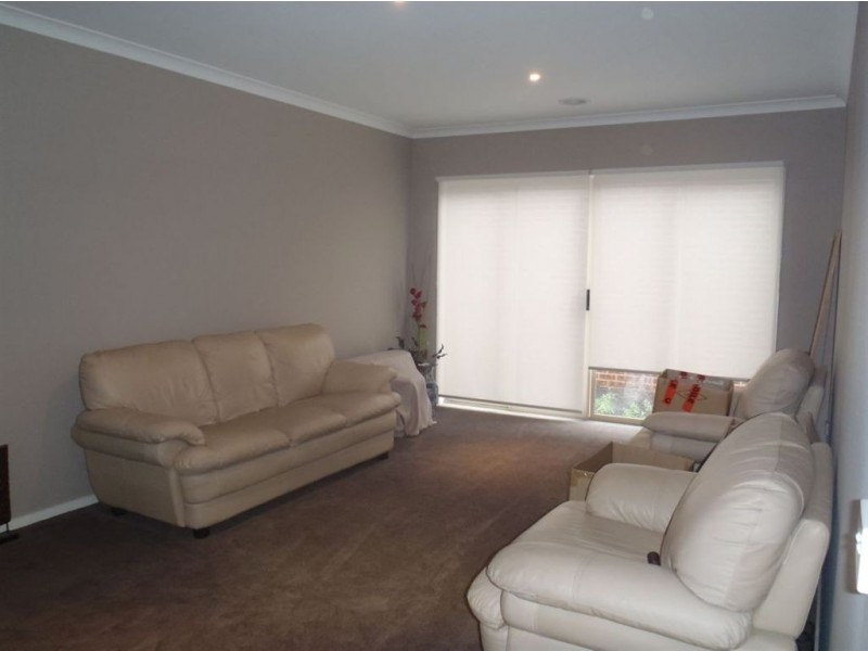 17 Beechwood Drive, Lyndhurst VIC 3975