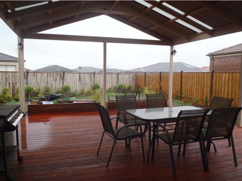 17 Beechwood Drive, Lyndhurst VIC 3975