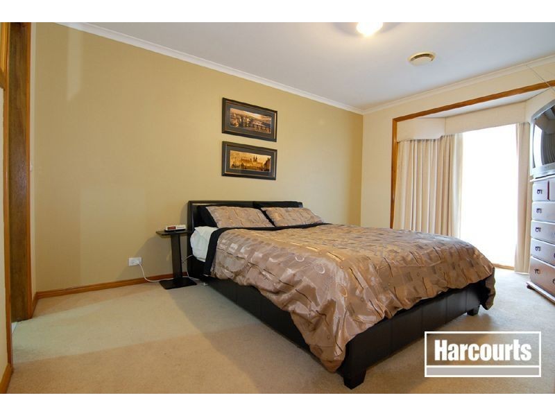 16 Hedgerow Court, Narre Warren South VIC 3805