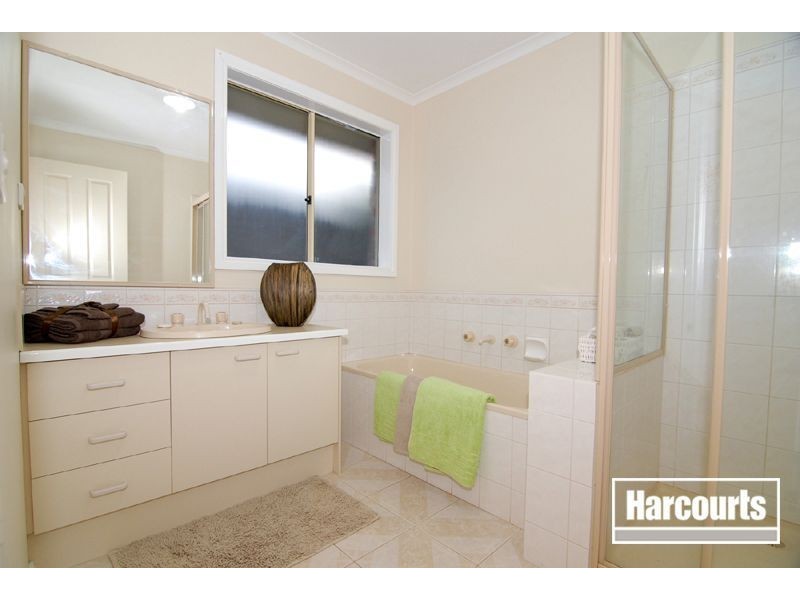 16 Hedgerow Court, Narre Warren South VIC 3805