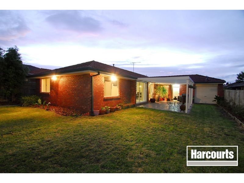 16 Hedgerow Court, Narre Warren South VIC 3805
