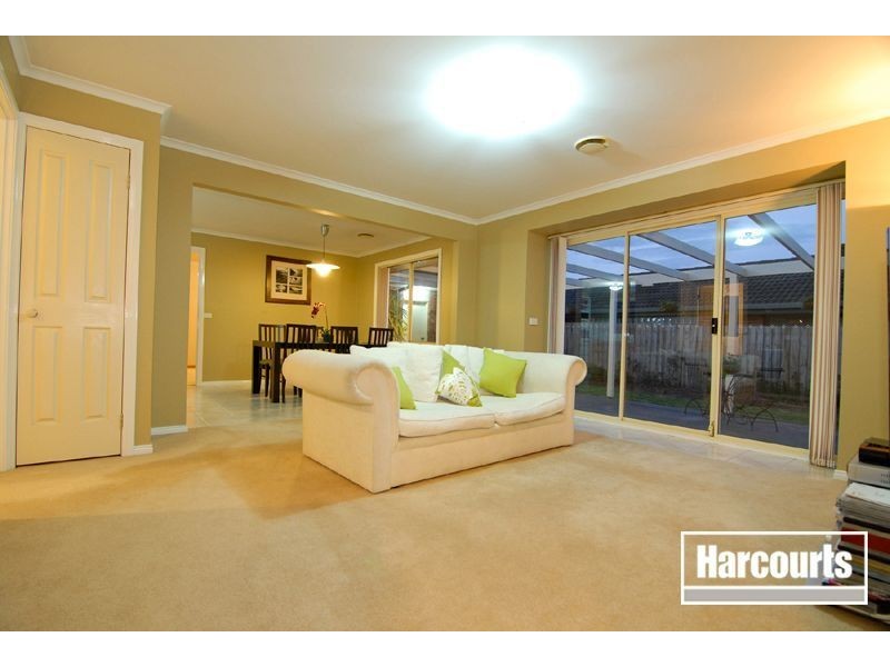 16 Hedgerow Court, Narre Warren South VIC 3805