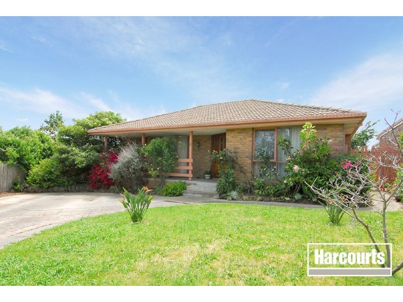 6 Foulds Crt, Berwick VIC 3806