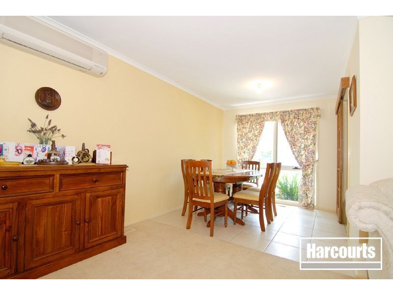 6 Foulds Crt, Berwick VIC 3806