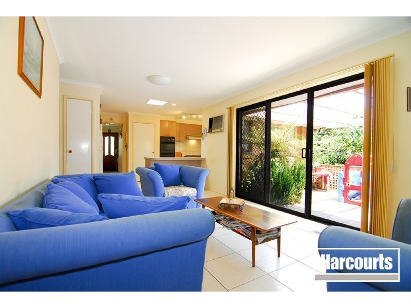 6 Foulds Crt, Berwick VIC 3806