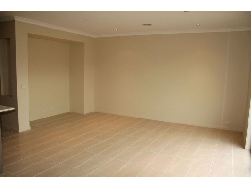 76 Mannavue Boulevard, Cranbourne North VIC 3977