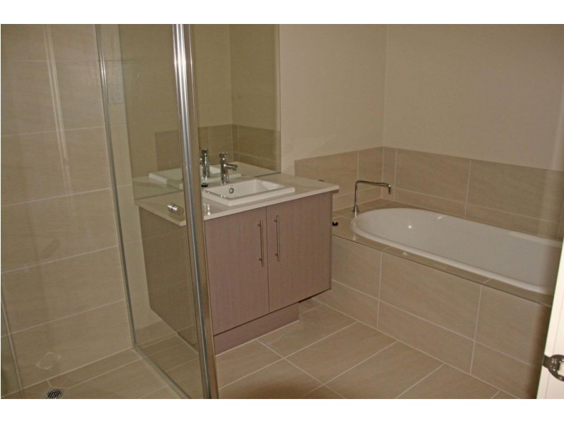 76 Mannavue Boulevard, Cranbourne North VIC 3977