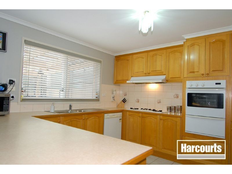 5 Turnberry Avenue, Narre Warren South VIC 3805