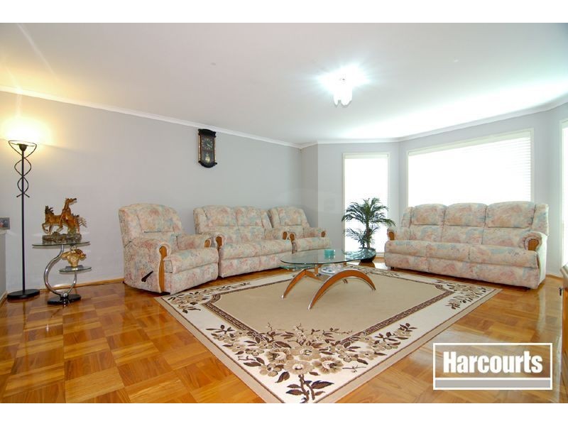 5 Turnberry Avenue, Narre Warren South VIC 3805