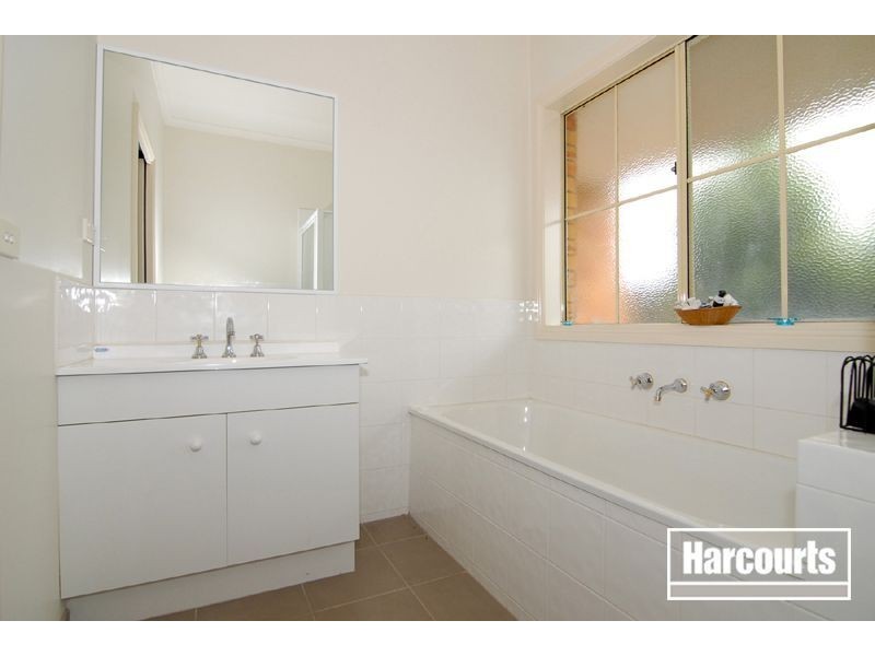 1 Sarah Louise Place, Berwick VIC 3806