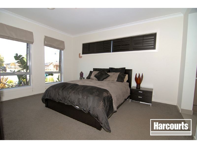 17 Bronson Circuit, Cranbourne North VIC 3977