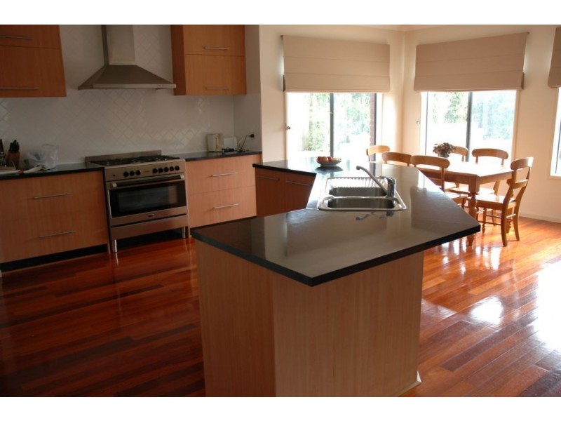 6 Chesil Court, Narre Warren South VIC 3805