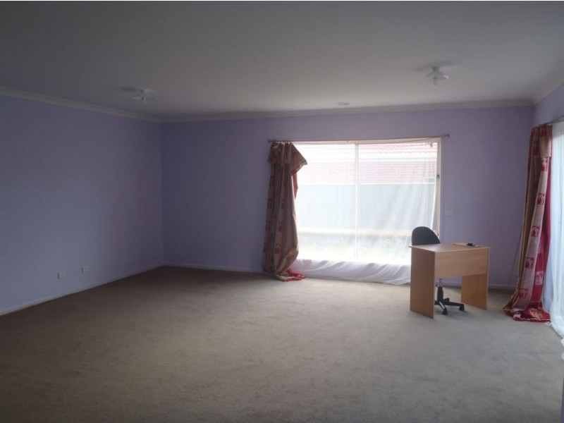 41 Prosperity Avenue, Cranbourne North VIC 3977