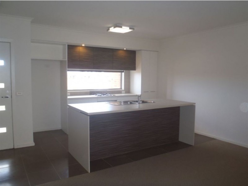 4 Karri Drive, Cranbourne VIC 3977