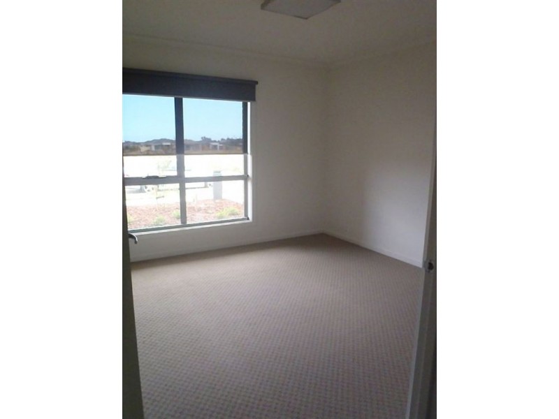 4 Karri Drive, Cranbourne VIC 3977