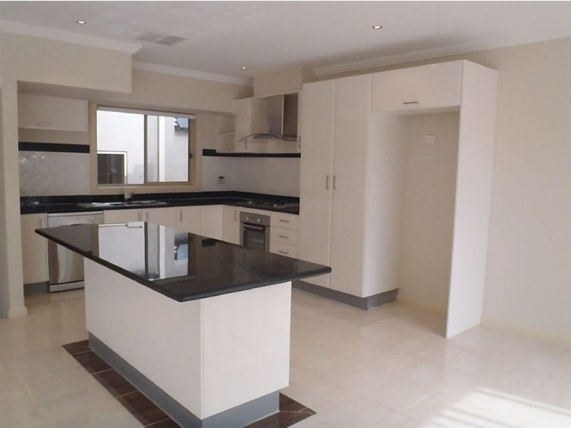 2/79 Fitzegerald Road, Hallam VIC 3803