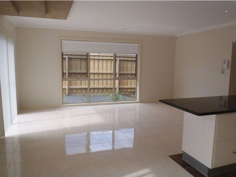 2/79 Fitzegerald Road, Hallam VIC 3803