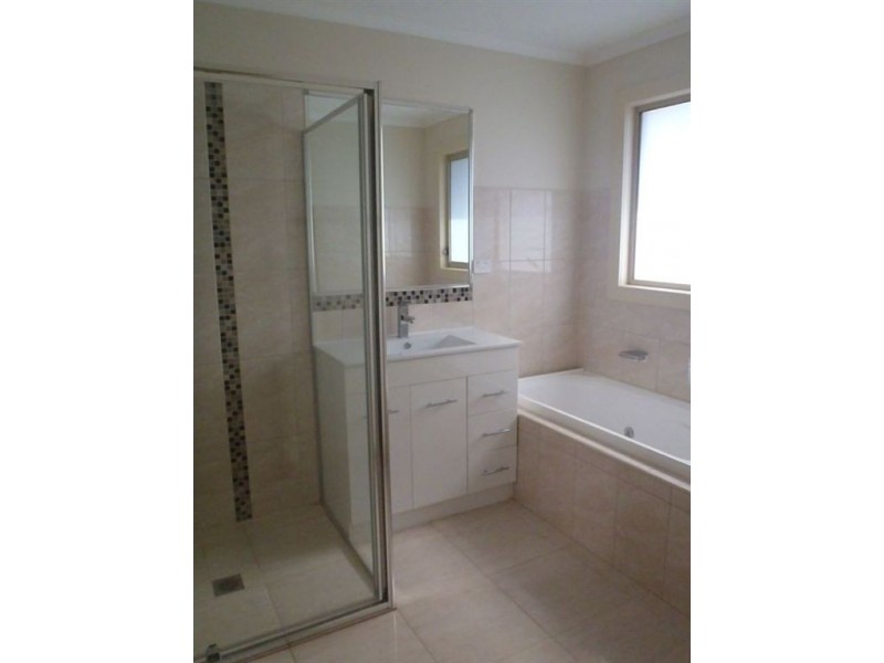 2/79 Fitzegerald Road, Hallam VIC 3803