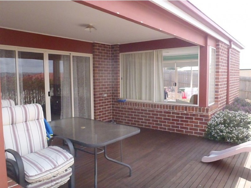 8 Castellana Court, Narre Warren South VIC 3805