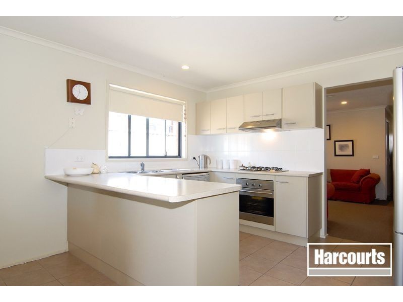 13 Tyndall Street, Cranbourne East VIC 3977