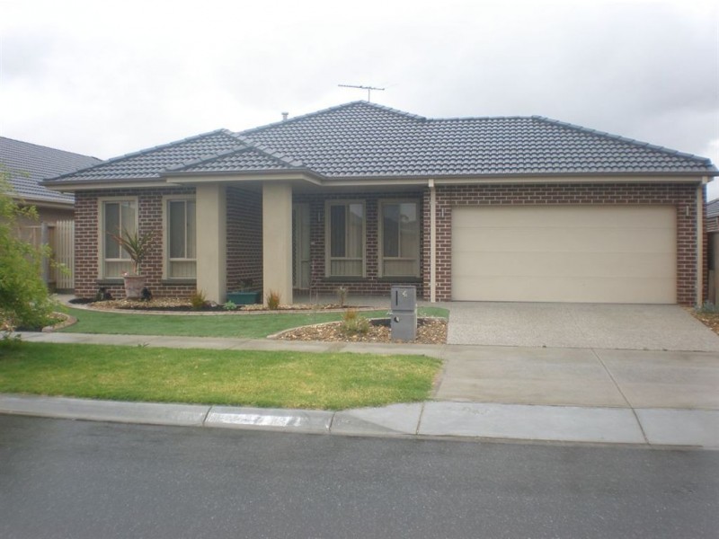 4 Grassland Crescent, Officer VIC 3809
