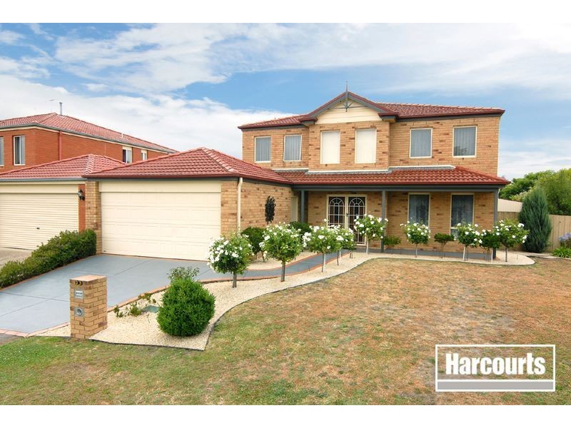 33 Robinswood Parade, Narre Warren South VIC 3805