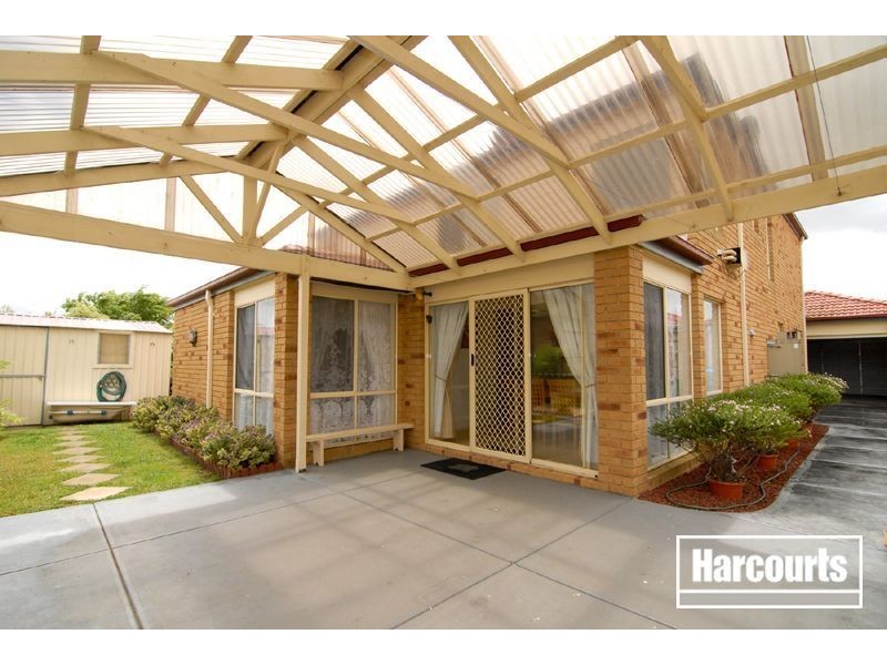 33 Robinswood Parade, Narre Warren South VIC 3805