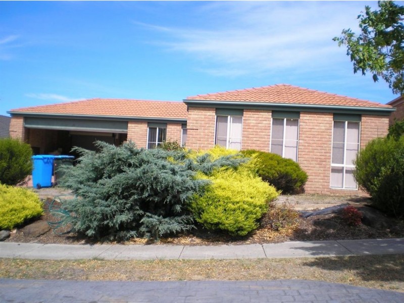 15 Highland Crescent, Narre Warren South VIC 3805