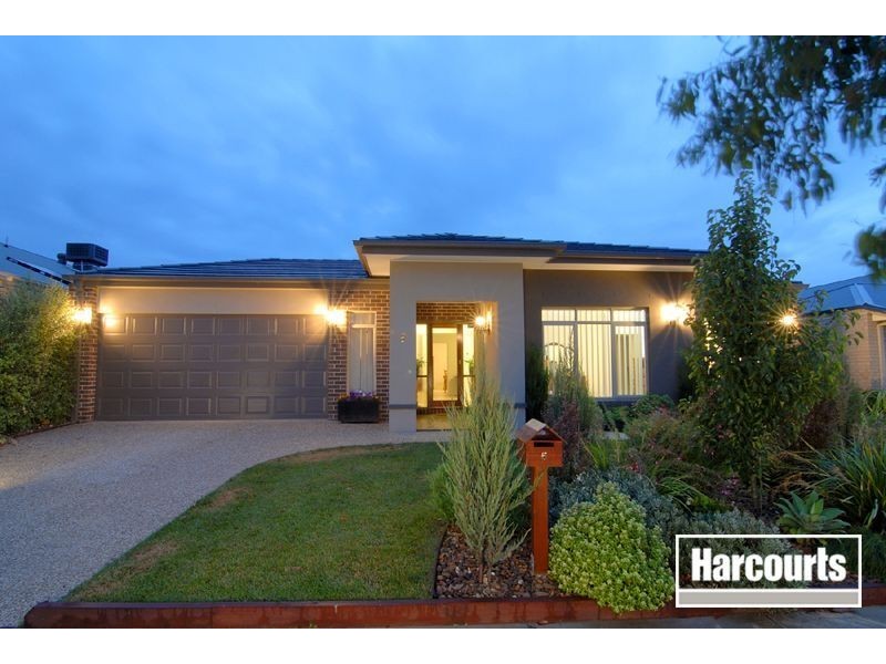 5 Whitegum Way, Cranbourne North VIC 3977