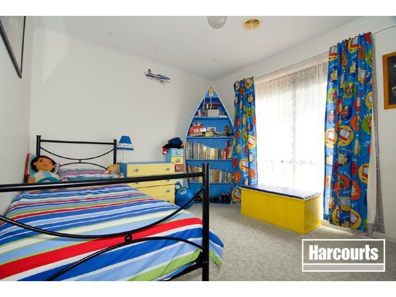 16 Flying Star Walk, Skye VIC 3977