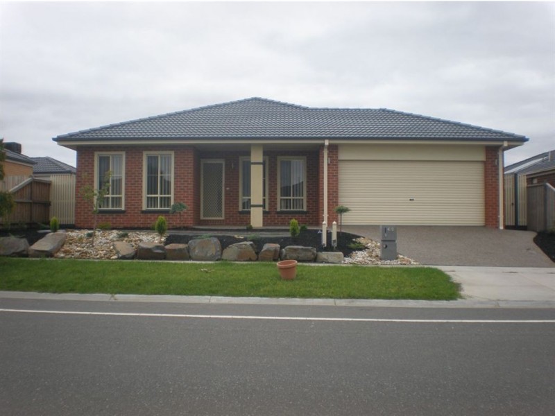 46 Thunderbolt Drive, Cranbourne East VIC 3977