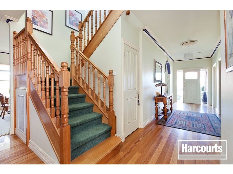 10 Orchid St, Narre Warren South VIC 3805