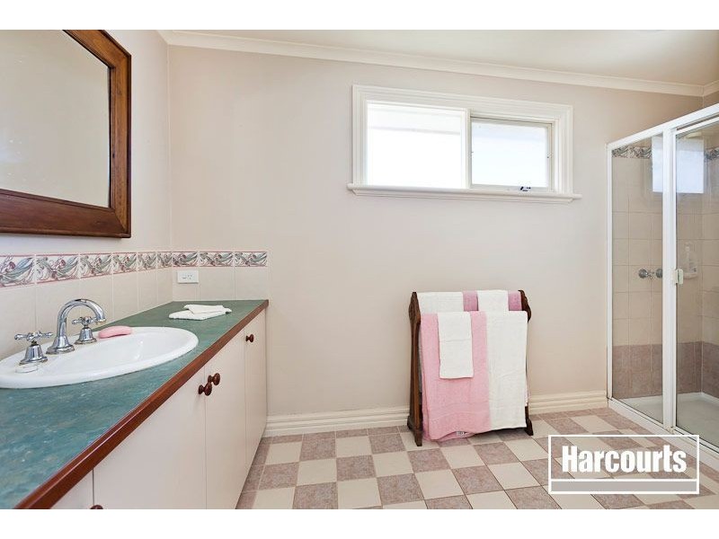 10 Orchid St, Narre Warren South VIC 3805