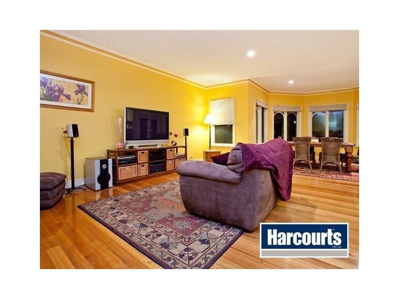 10 Orchid St, Narre Warren South VIC 3805