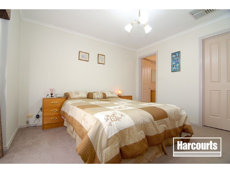 29 Cobblestone Avenue, Narre Warren South VIC 3805