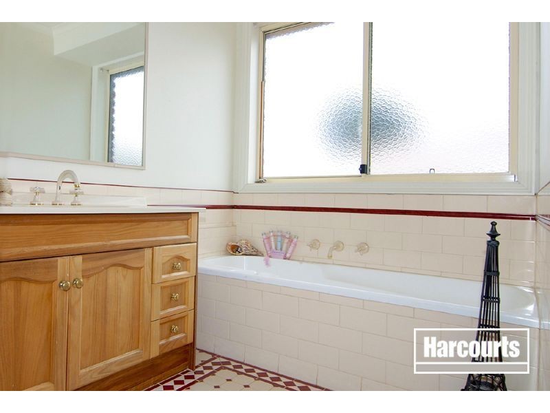 5 Albens Court, Narre Warren VIC 3805