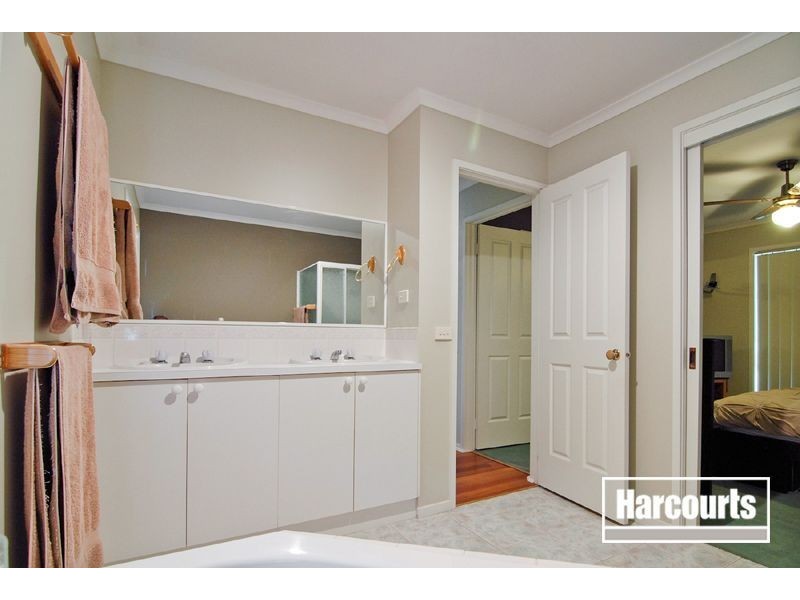 19 Gull Way, Narre Warren South VIC 3805