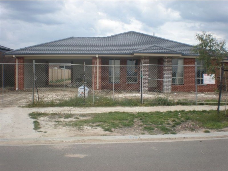 15 Donohue Street, Cranbourne East VIC 3977