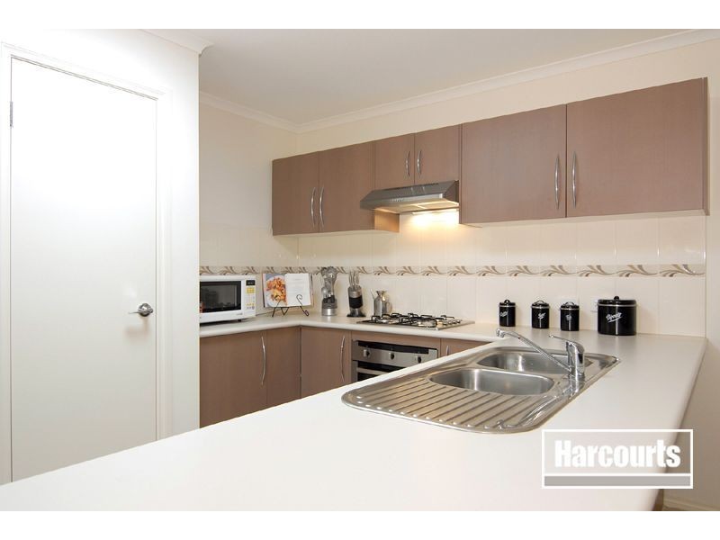 31 Bushranger Blvd, Cranbourne East VIC 3977