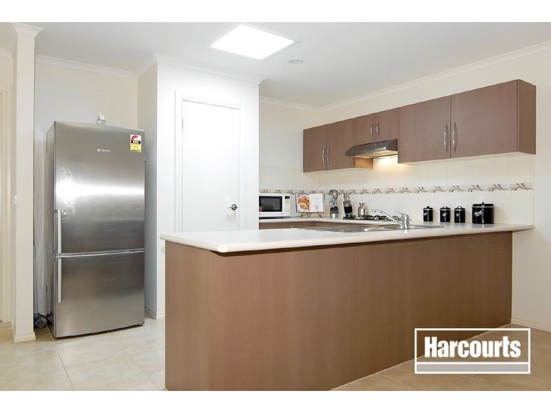 31 Bushranger Blvd, Cranbourne East VIC 3977