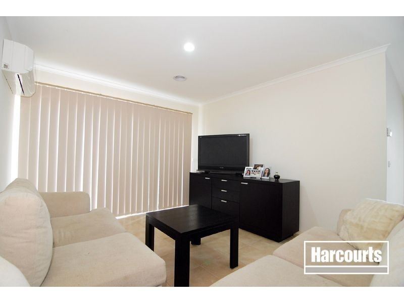 31 Bushranger Blvd, Cranbourne East VIC 3977