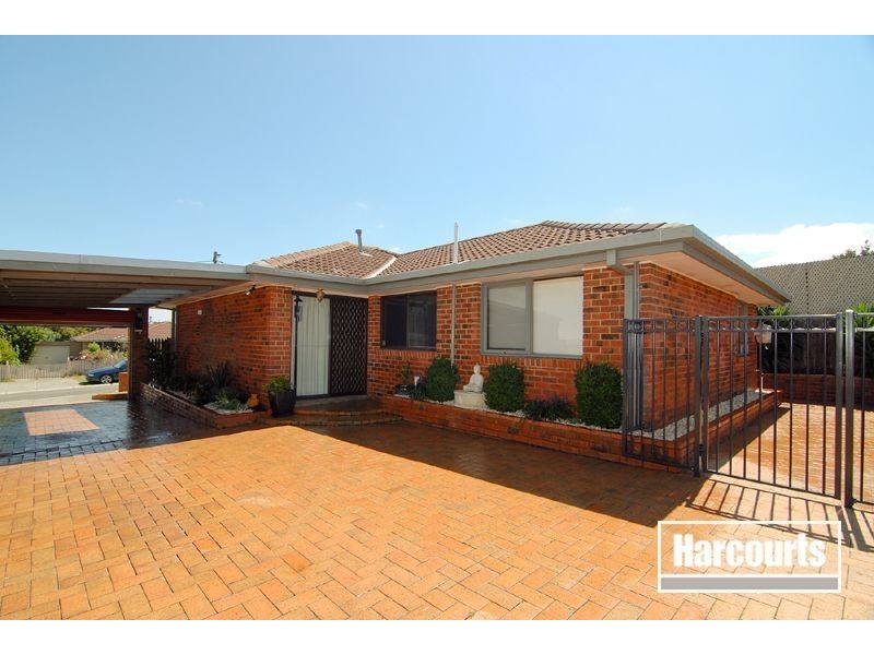4 Medinah Rise, Hampton Park VIC 3976