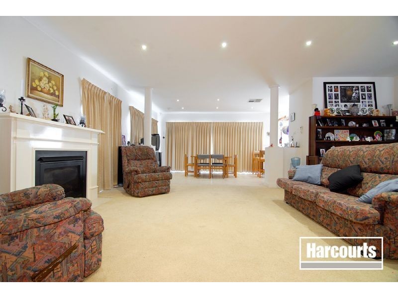 6 Elida Crescent, Narre Warren South VIC 3805