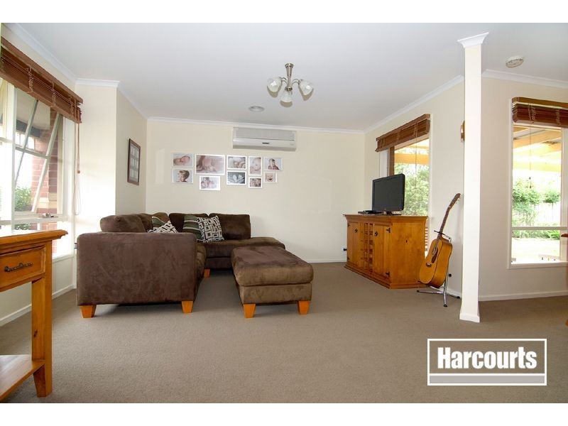 16 Cobblestone Avenue, Narre Warren South VIC 3805